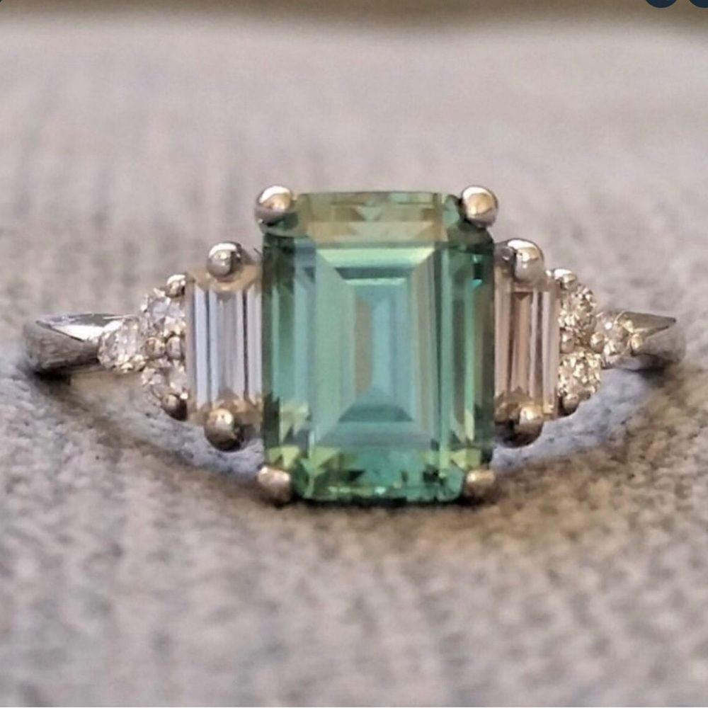 💚 NEW stunning & sparkling antique style emerald ring 💚